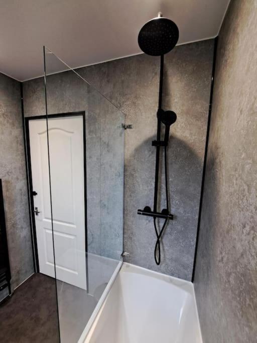 Glasgow Apartment Close To The Airport Renfrew Exteriör bild