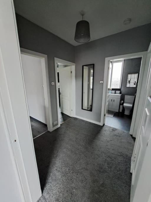 Glasgow Apartment Close To The Airport Renfrew Exteriör bild