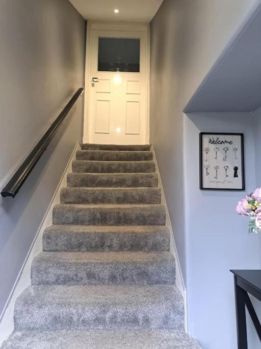 Glasgow Apartment Close To The Airport Renfrew Exteriör bild