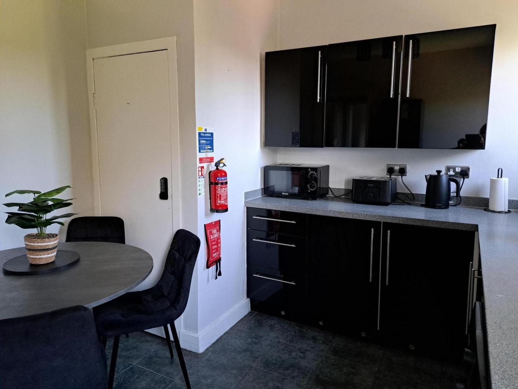 Glasgow Apartment Close To The Airport Renfrew Exteriör bild